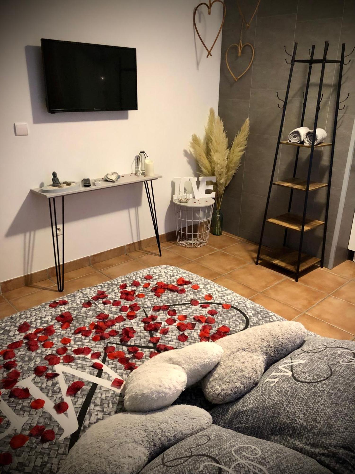 Une Pause Douceur - Suite Orchidee Eyguières Buitenkant foto